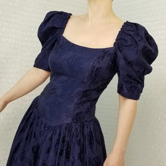 SOLD🌈1980s handmade brocade Renaissance dress - Picture 6 of 8